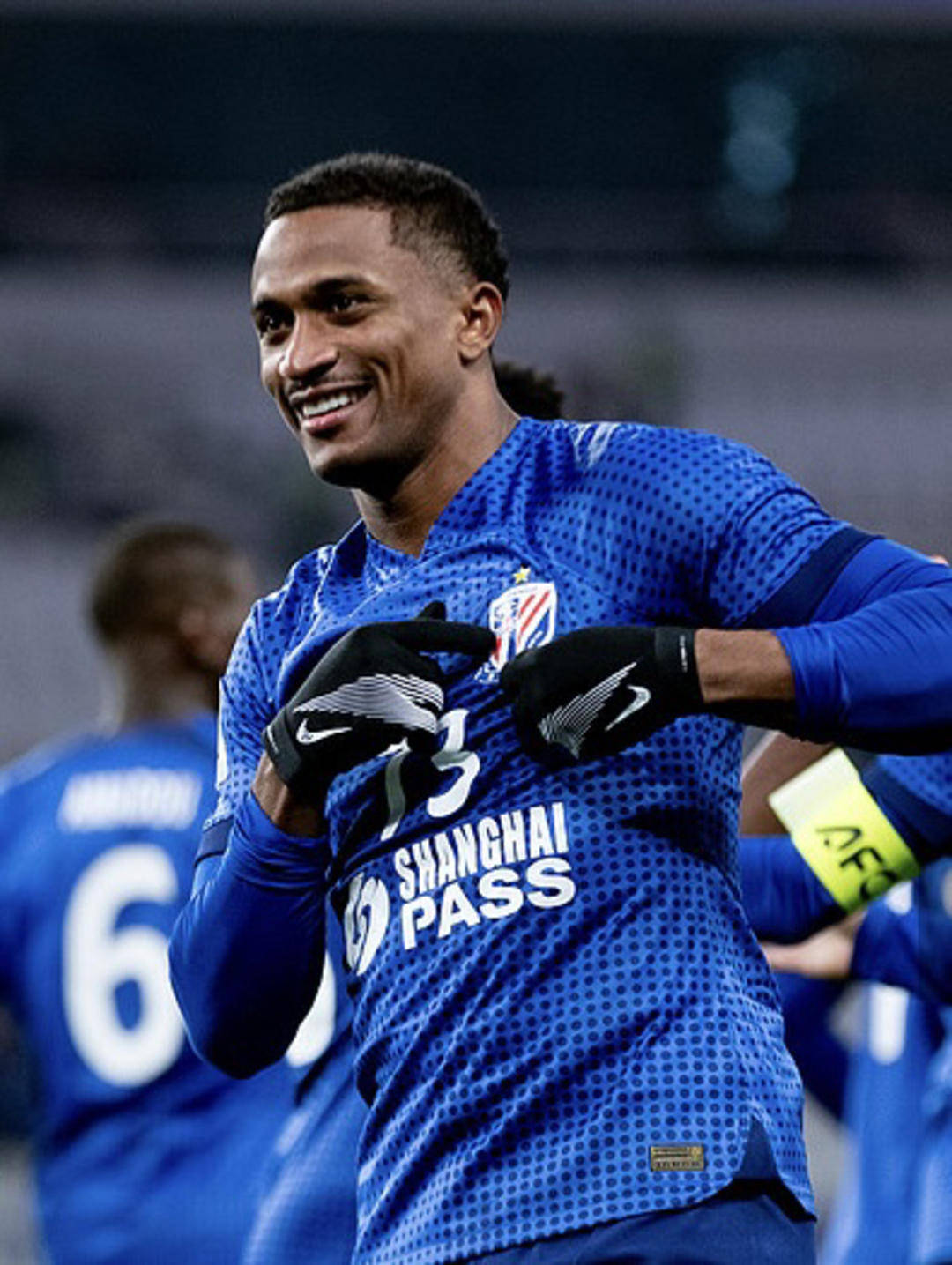 上海申花狂胜对手，球员表现出色值得称赞的简单介绍