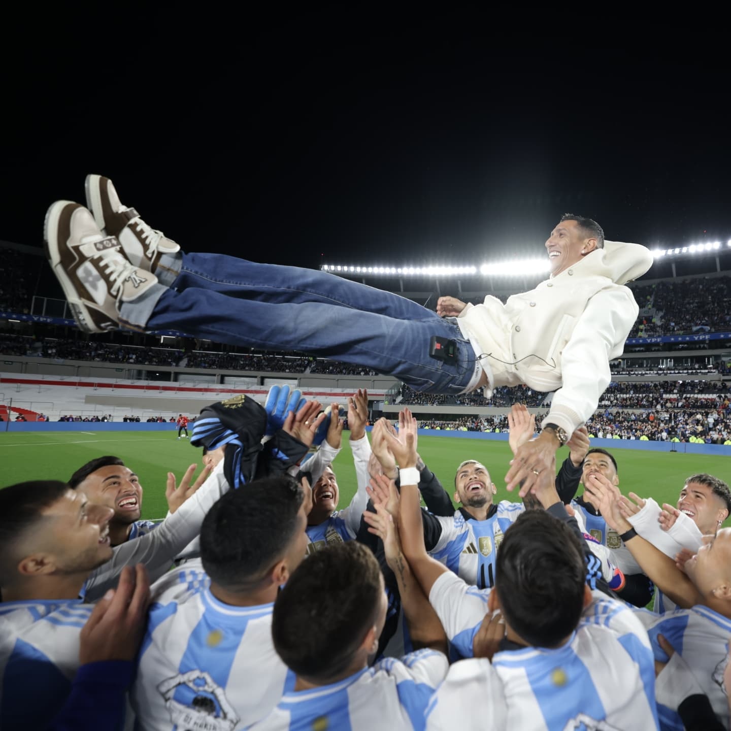 包含中南美洲篮球联赛集锦，阿根廷队势如破竹的词条