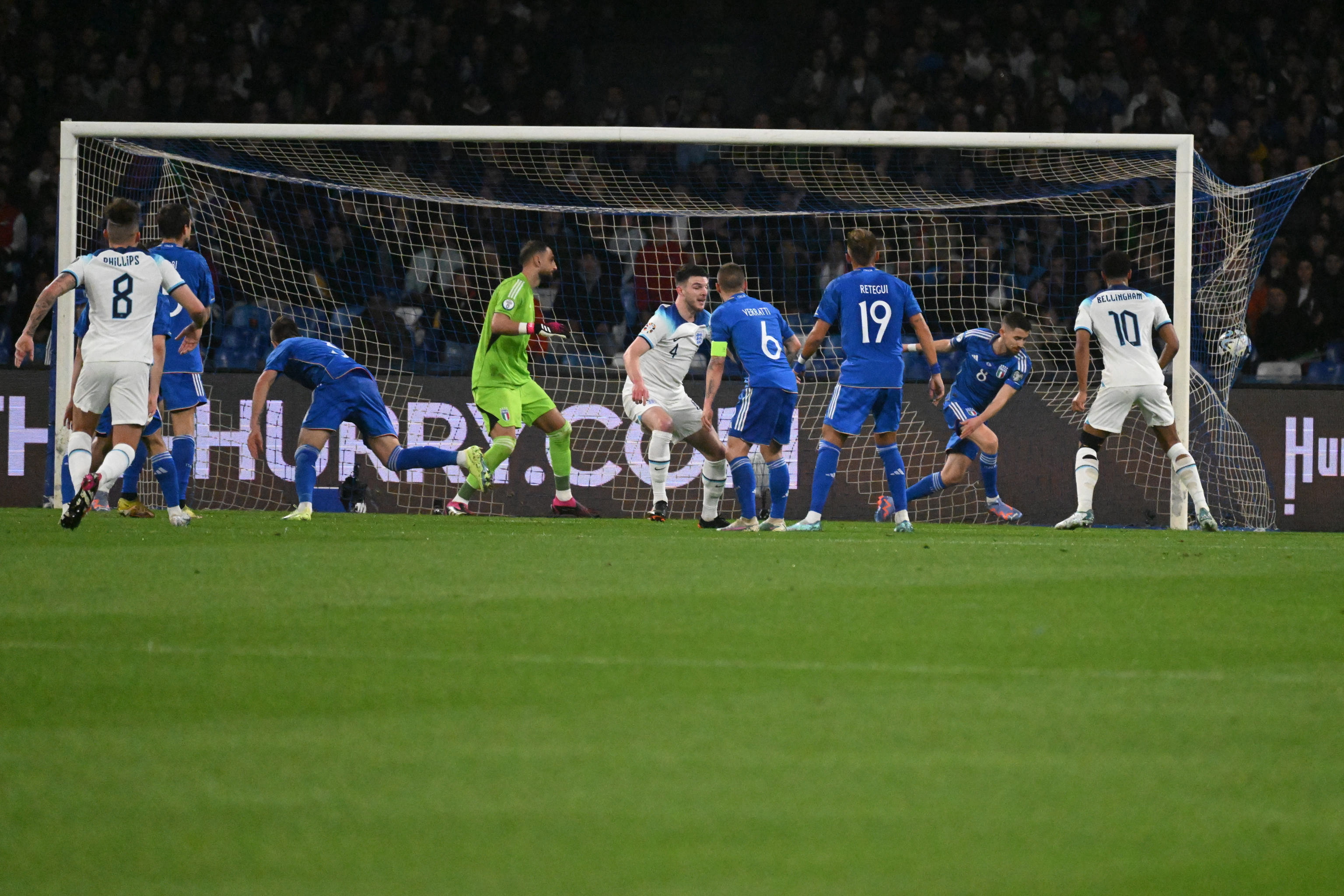 意大利国家队在欧预赛中遭受打击 意大利国家队在欧预赛中遭受打击