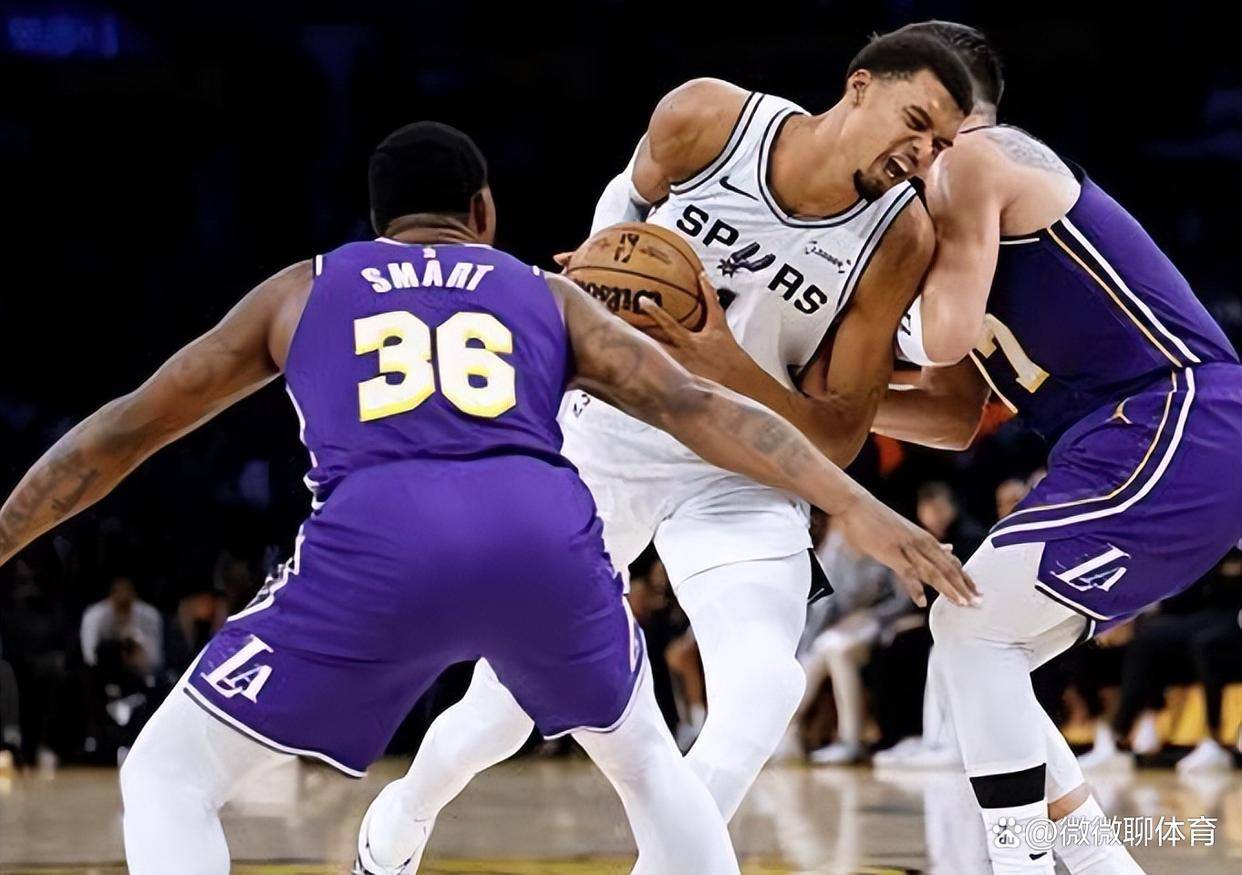 关于湖人不敌老鹰遭遇首败,戴维斯表现尚可的信息 关于湖人不敌老鹰遭遇首败,戴维斯表现尚可的信息