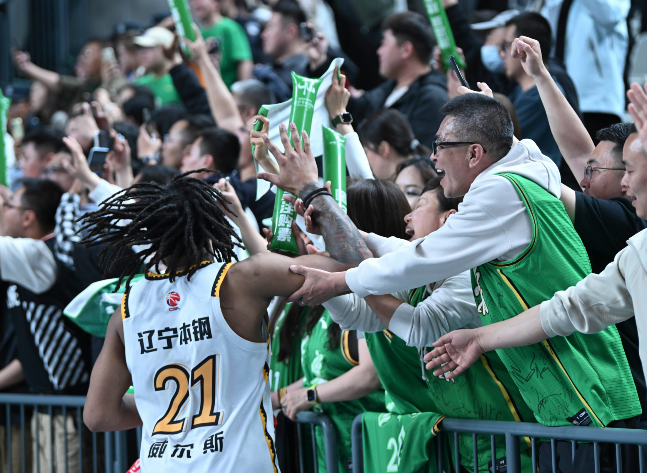 球队表现稳定,连续击败强敌 球队表现稳定,连续击败强敌