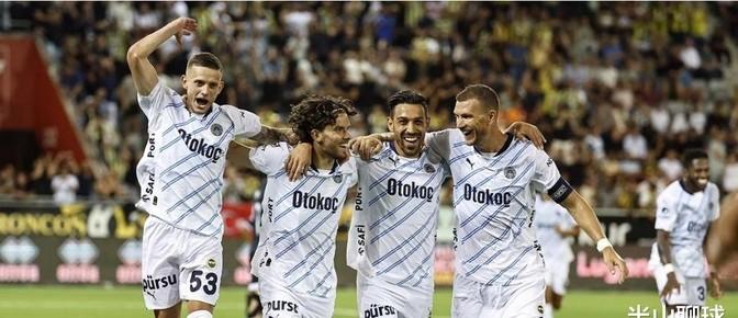 球队表现稳定,连续击败强敌 球队表现稳定,连续击败强敌