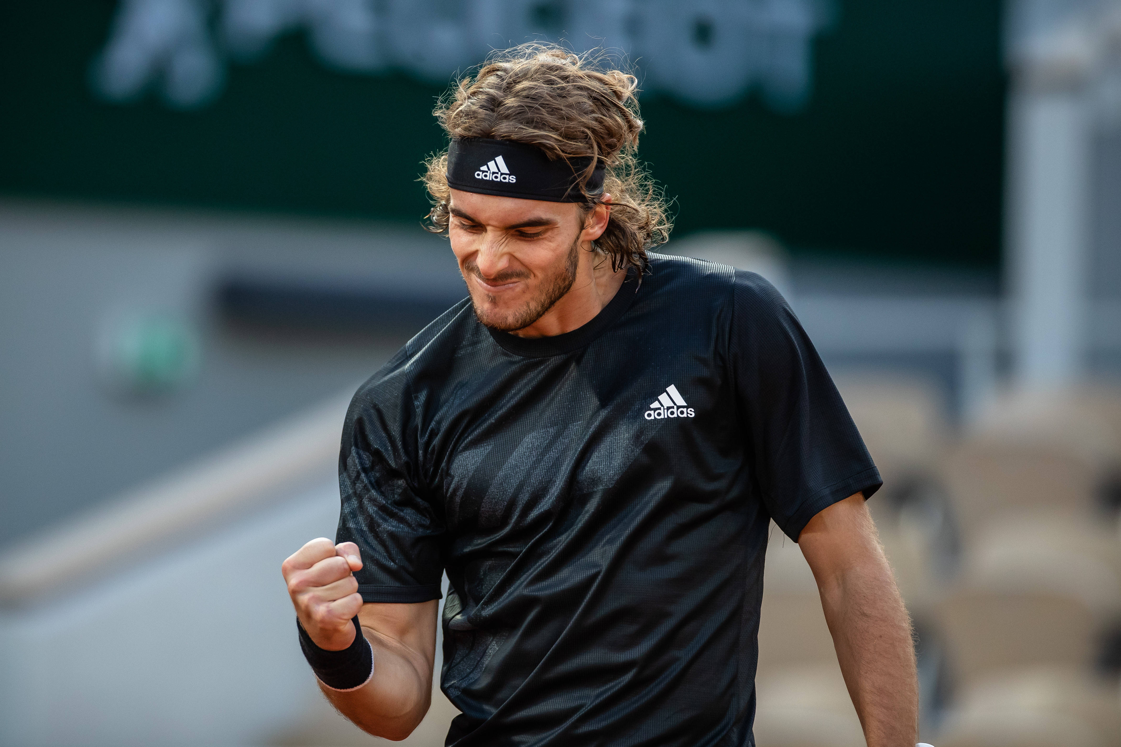 法网翻盘戴维斯杯，西西帕斯高光表现