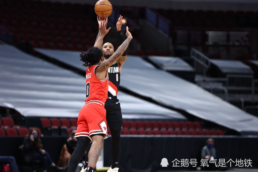 包含上海队鏖战四川队，利拉德带队取胜的词条