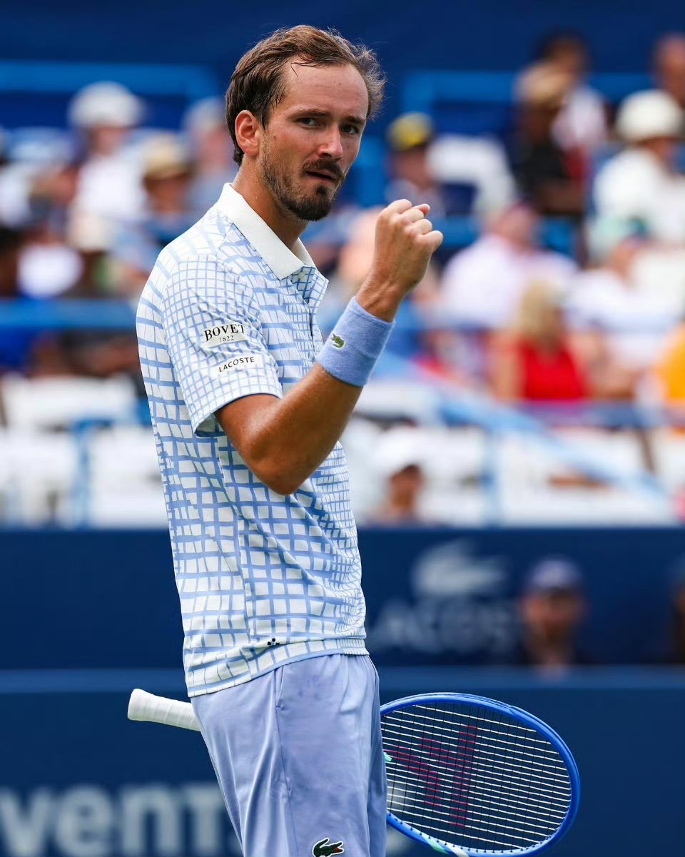 关于蒙特卡洛大师赛逆转ATP总决赛，梅德韦杰夫状态火热的信息