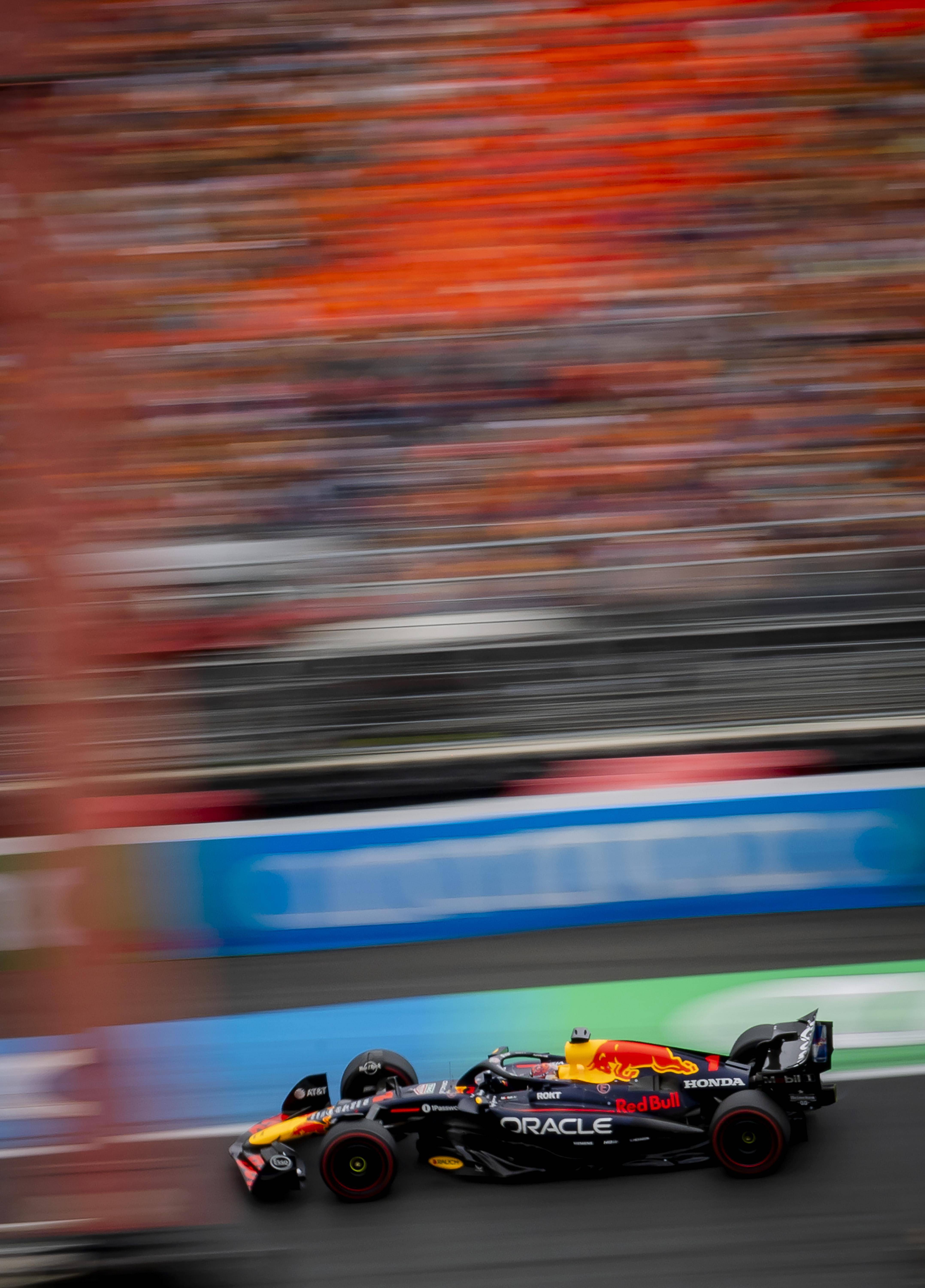 关于红牛车队逆转雷诺车队，皮亚斯特里扛起全队的信息