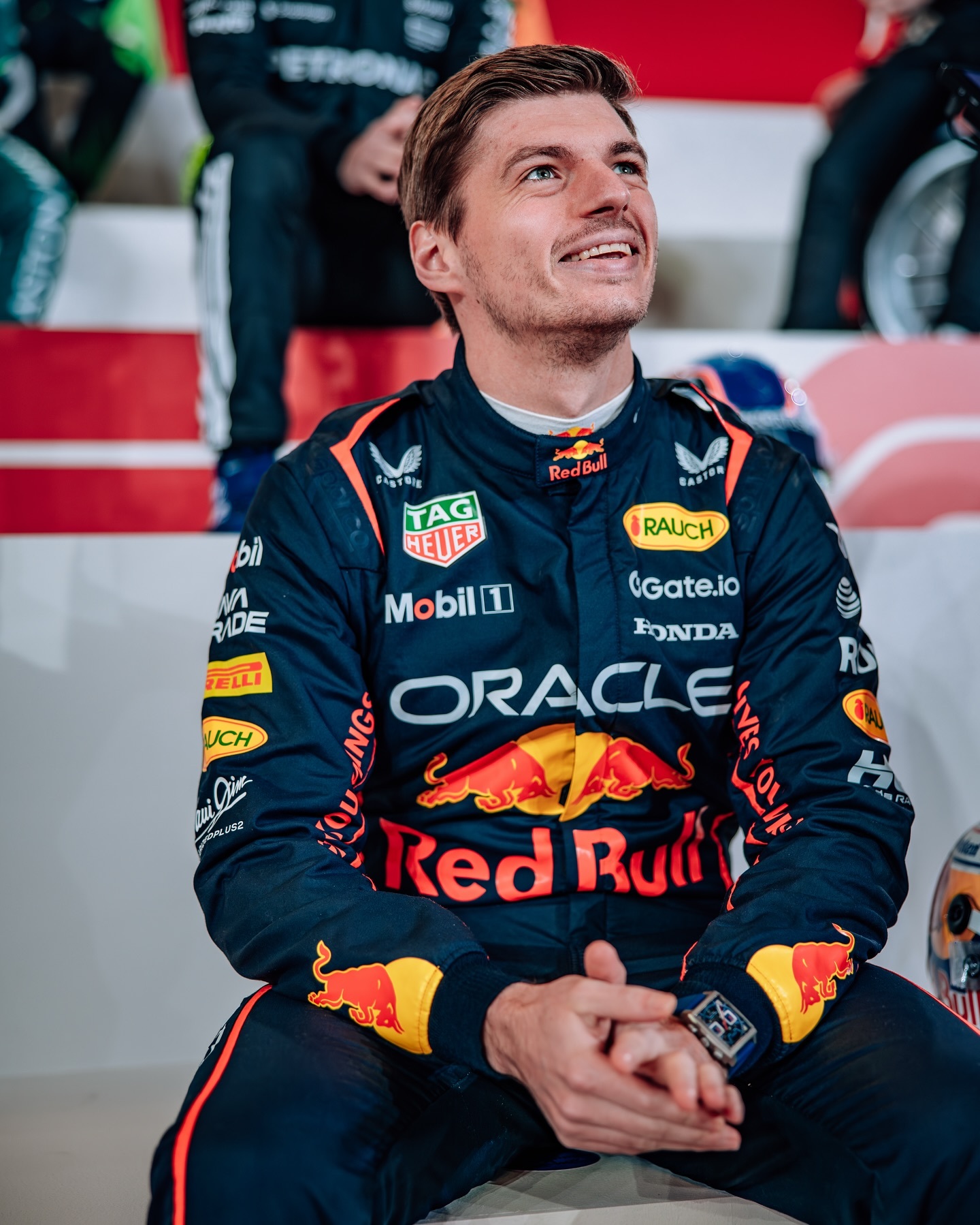 关于红牛车队逆转雷诺车队，皮亚斯特里扛起全队的信息