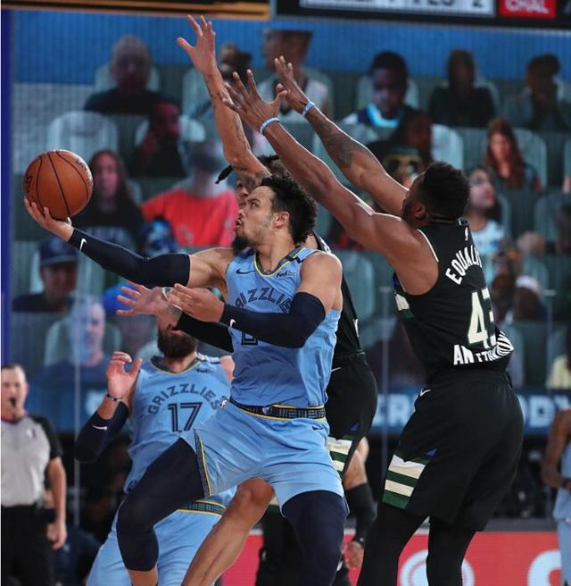 包含马刺翻盘上海队，利拉德统治全场的词条