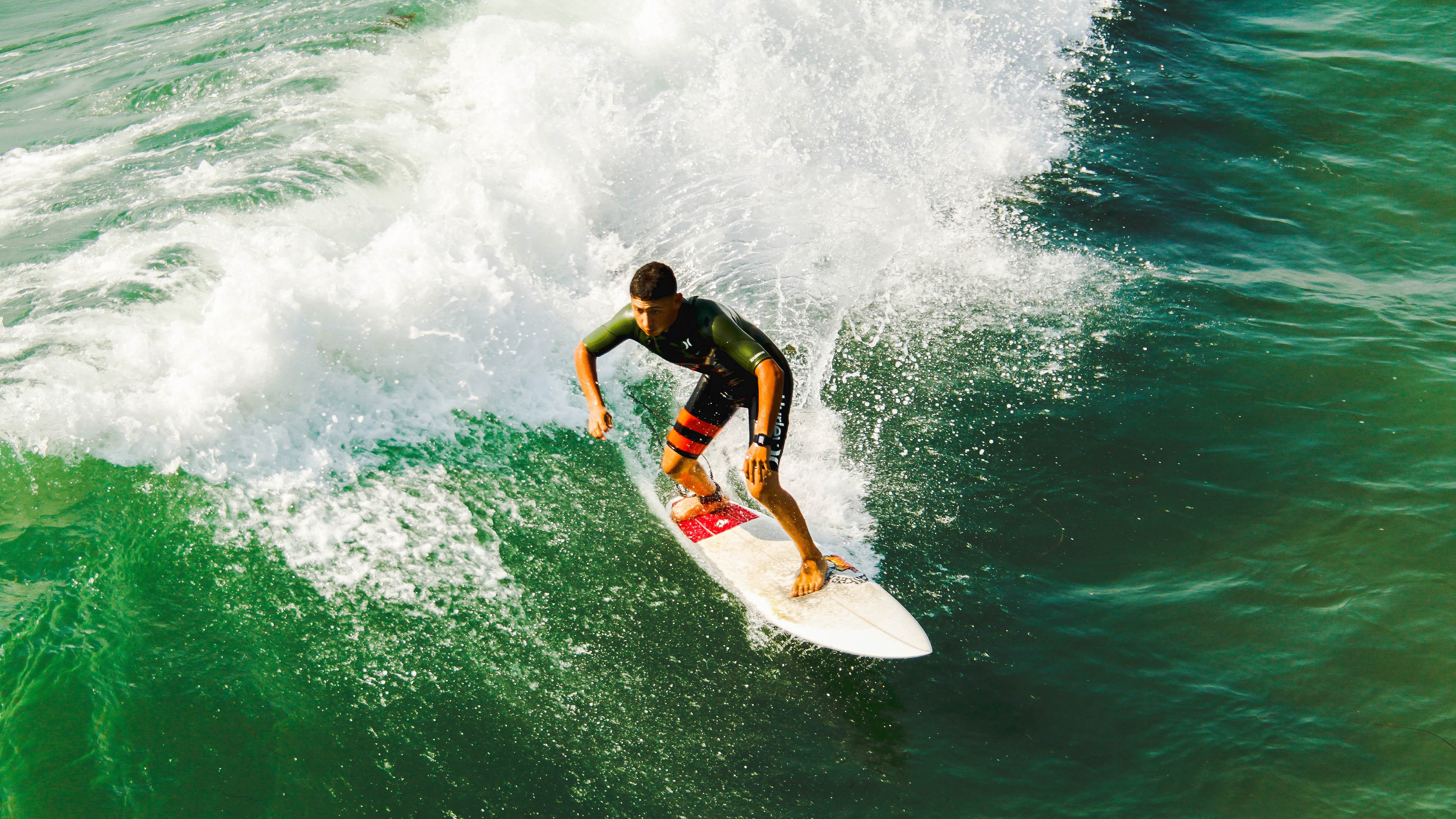 范弗利特关键爆发,掘金险胜国王展露争冠獠牙