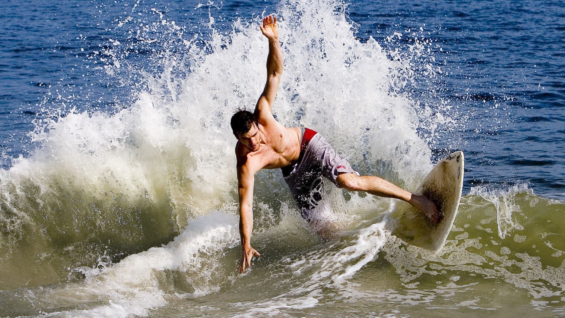 冰与火的终章，帕尔默重压之下的涅槃，那不勒斯终结冰岛神话